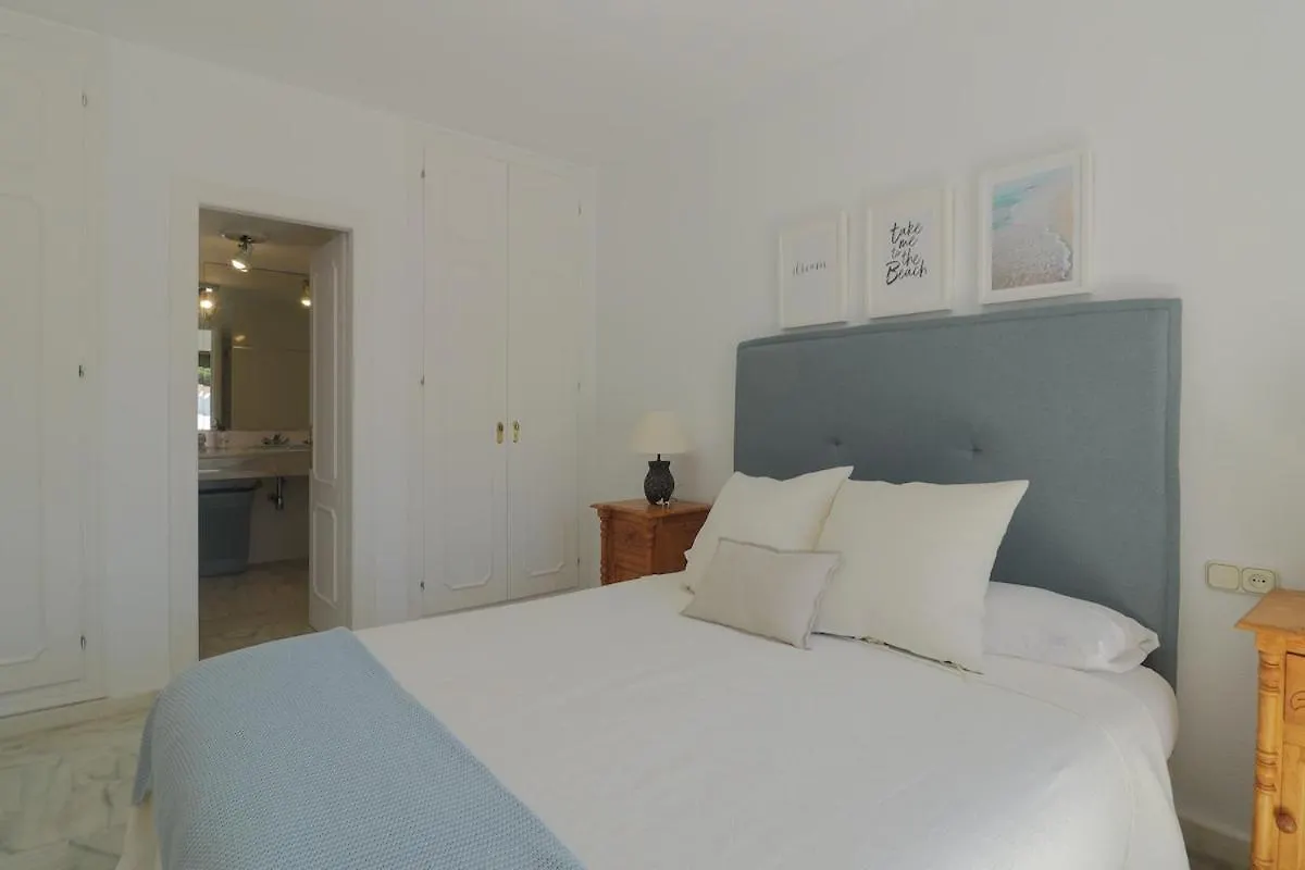 C63 - Sea View Peaceful Marbella Beach Apartment