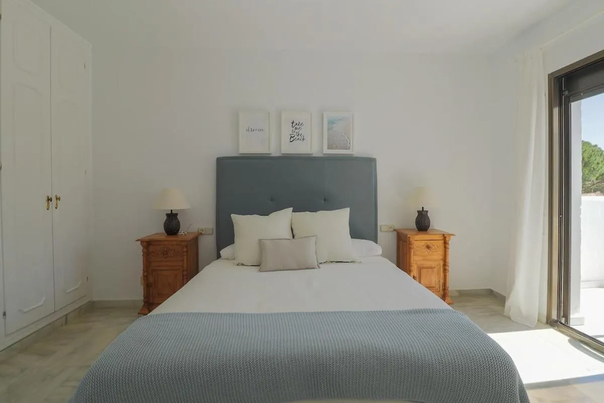 C63 - Sea View Peaceful Marbella Beach Apartment
